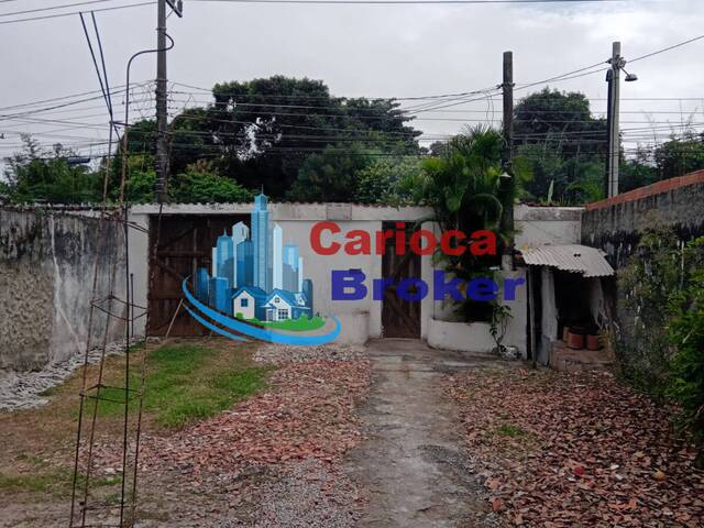 Casa na Estrada da Pedra em Guaratiba-RJ